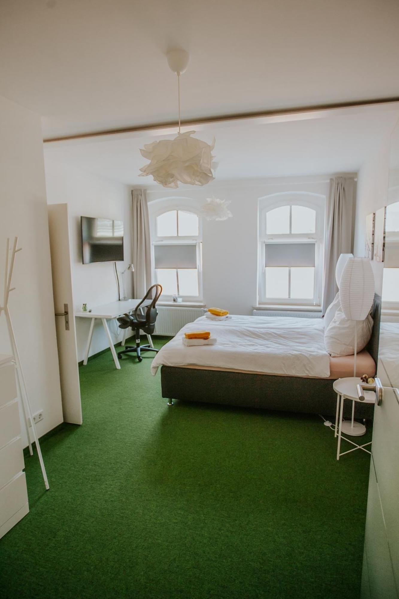 Traumhaftes Apartment Am Dom Mit Grosser Dachterrasse Цвикау Екстериор снимка