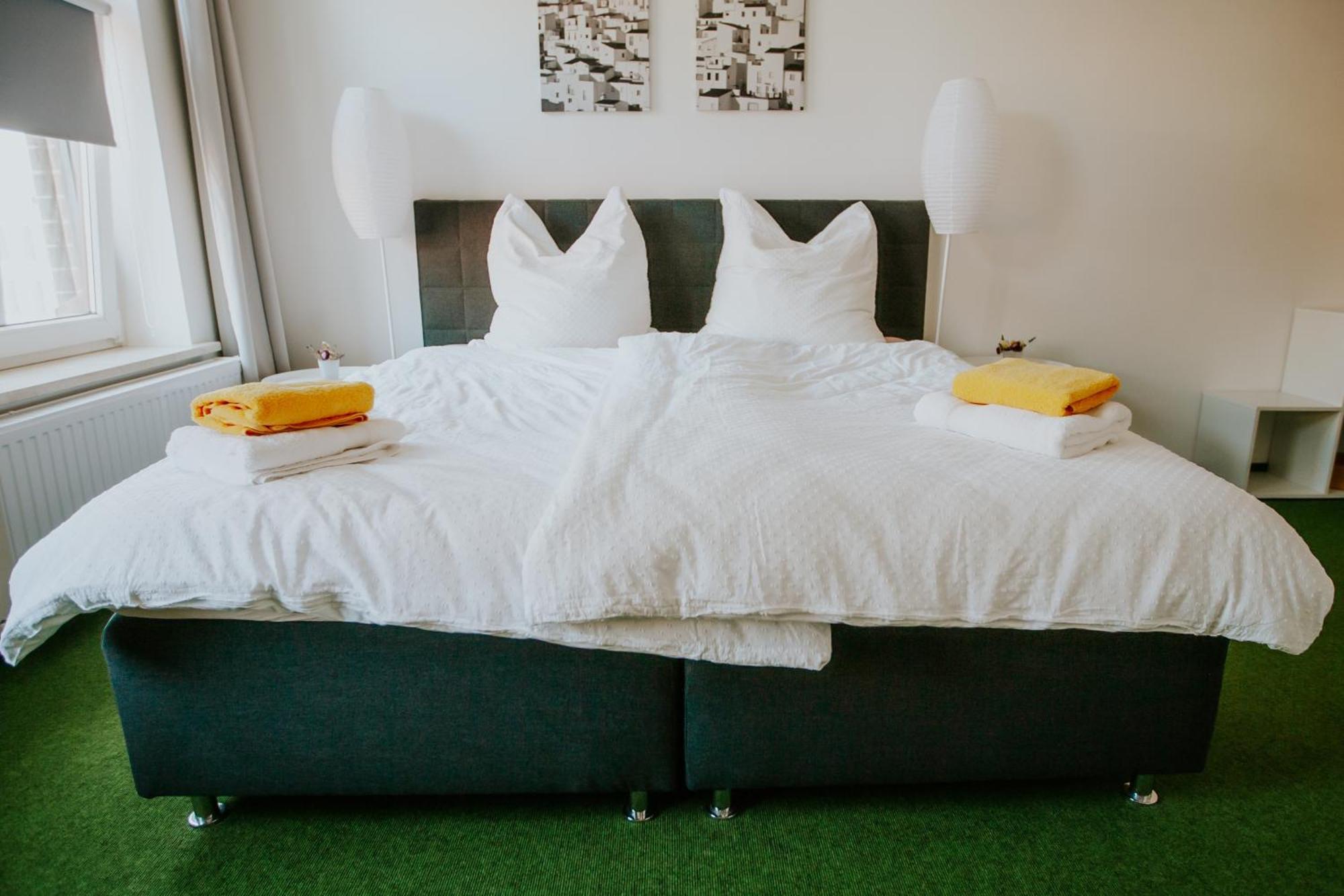 Traumhaftes Apartment Am Dom Mit Grosser Dachterrasse Цвикау Екстериор снимка